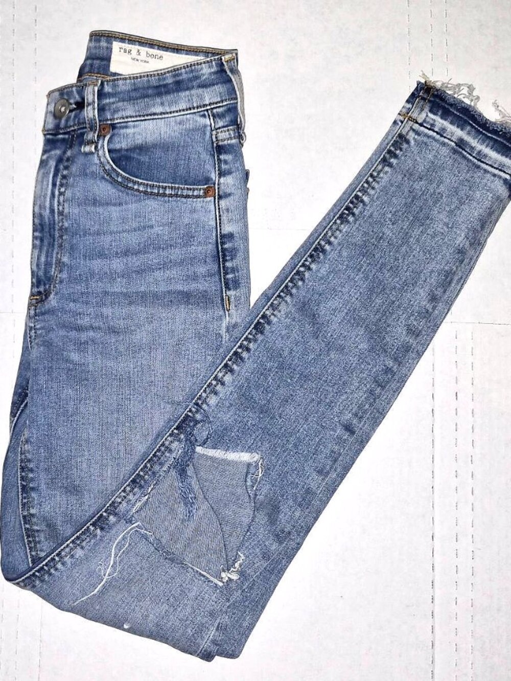 PRISTINE RAG & BONE MONTROSE WDD21P2664K5MR DISTRESSED SKINNY BLUE JEANS SIZE 23
